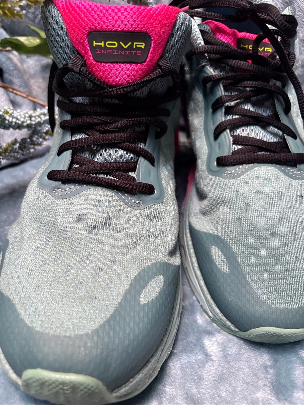 Under Armour HOVR Infinite MEN’S 12  Running Shoes - Teal with Pink Accents